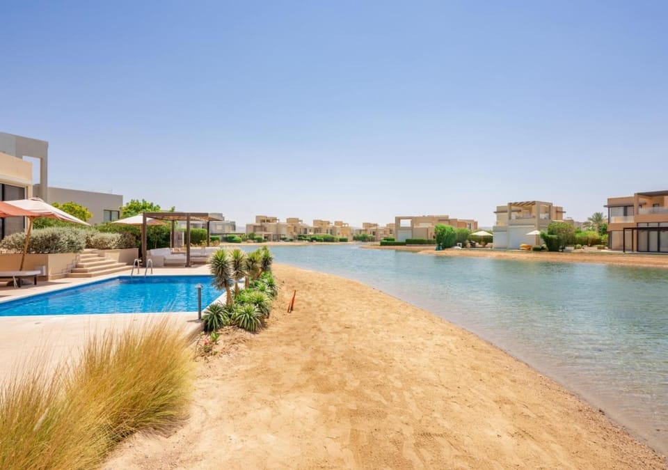 Classy 4BR Villa in Tawila, El Gouna I Heated Pool & Lagoon Access Villa in Hurghada
