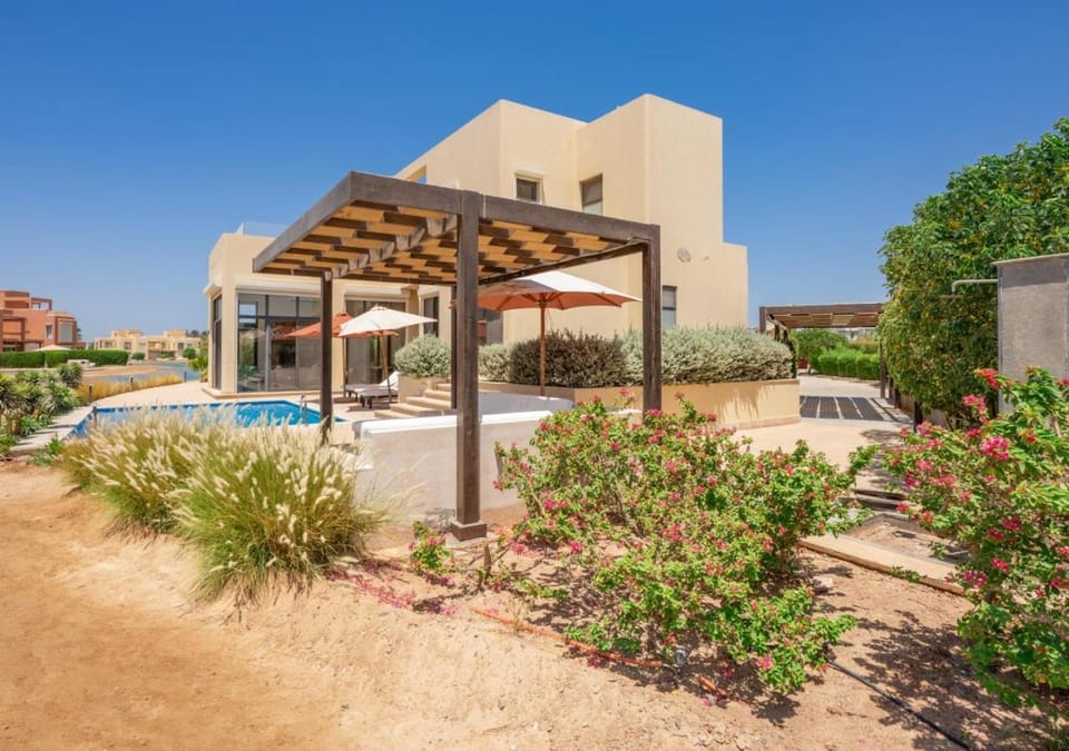 Classy 4BR Villa in Tawila, El Gouna I Heated Pool & Lagoon Access Villa in Hurghada
