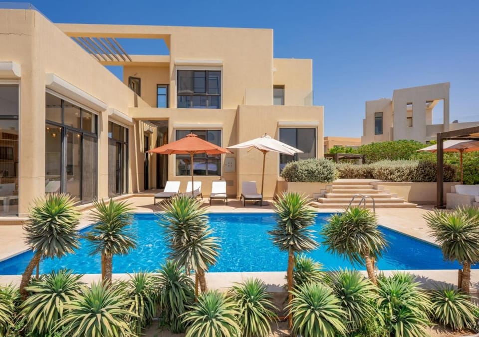 Classy 4BR Villa in Tawila, El Gouna I Heated Pool & Lagoon Access Villa in Hurghada