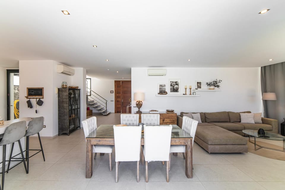 Lanz A Lot, modern 3 bed villa with private pool Villa in Puerto del Carmen