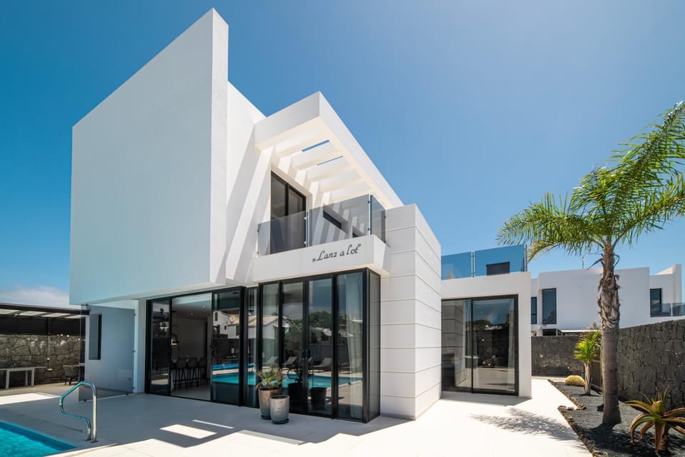Lanz A Lot, modern 3 bed villa with private pool Villa in Puerto del Carmen