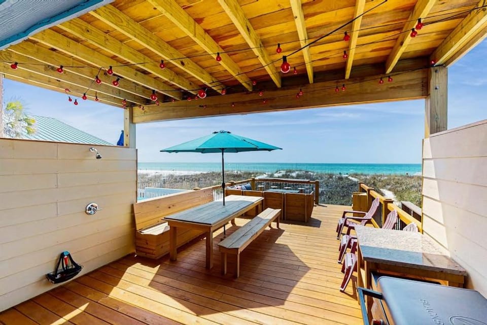 Oceanfront Townhouse with Ocean Views High-Speed WiFi Washer&Dryer Central AC House in Panama City Beach