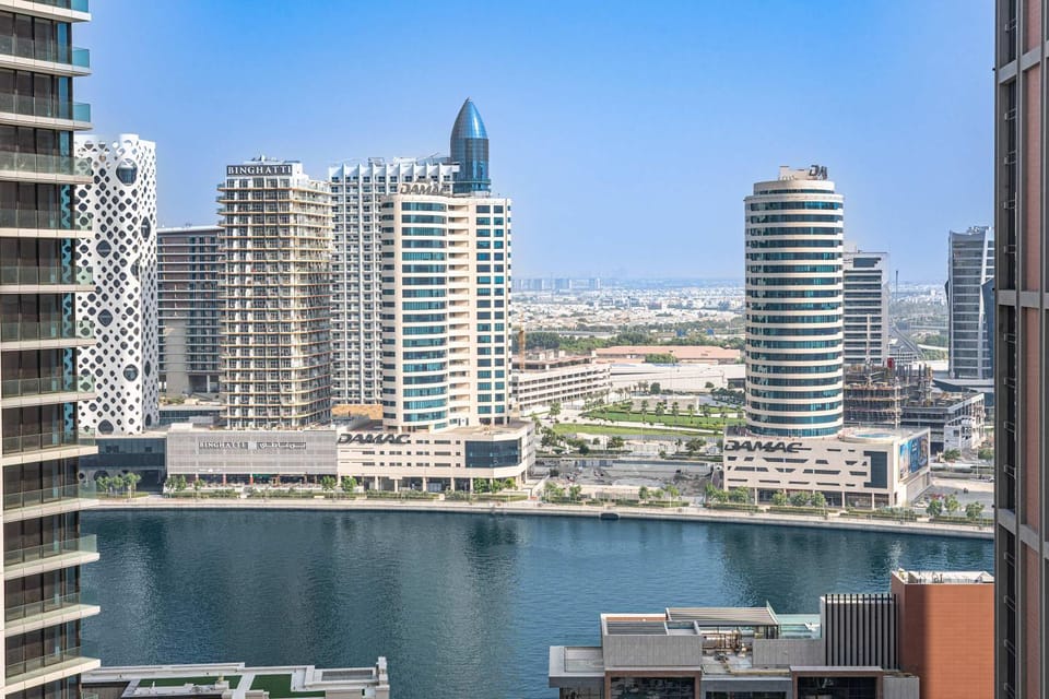 StayShort - Studio in Business Bay Sleeps 2 with Burj Views! Apartment in Dubai