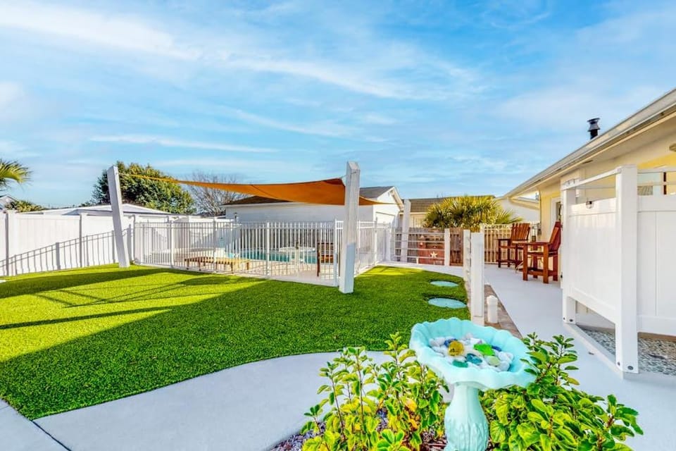 Home with pool central AC washer&dryer - walk minutes to beach House in Sunnyside