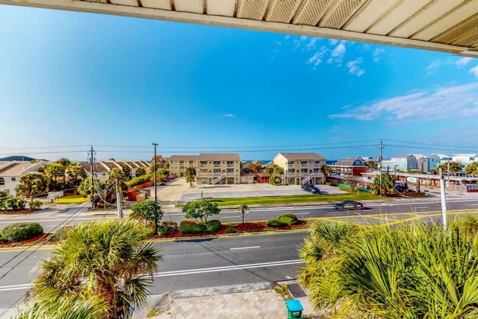 Dog-friendly home near beach with pool four balconies WD & AC House in Lower Grand Lagoon