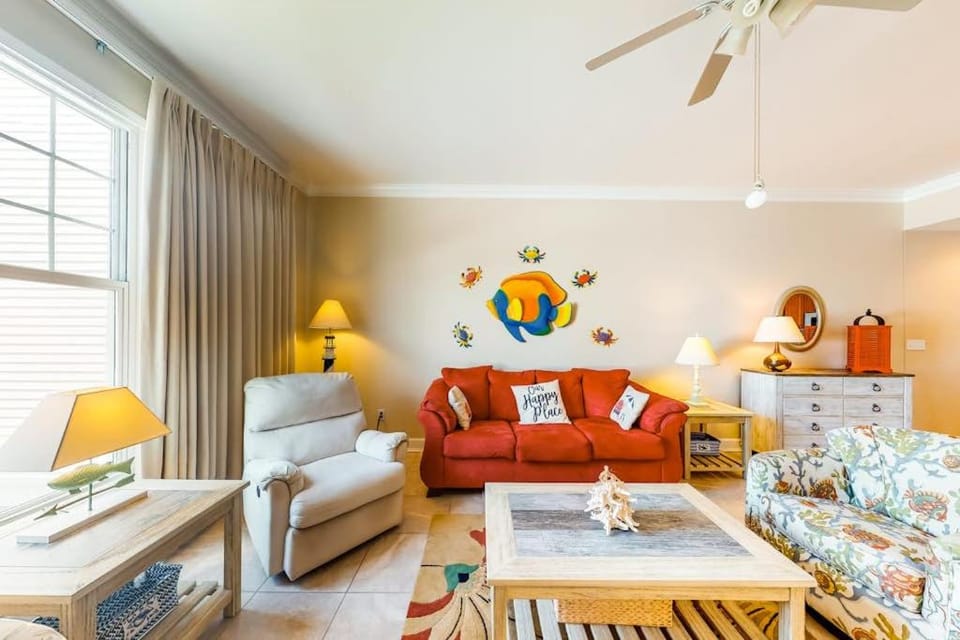 Waterfront Snowbird retreat with private balcony & pool - near the beach House in Lower Grand Lagoon