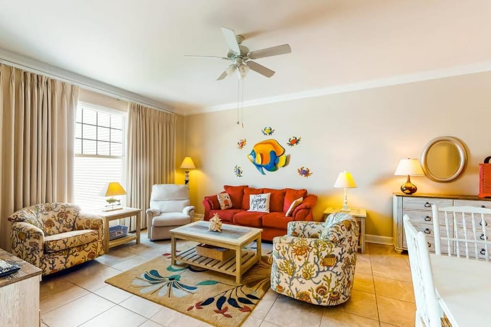 Waterfront Snowbird retreat with private balcony & pool - near the beach House in Lower Grand Lagoon