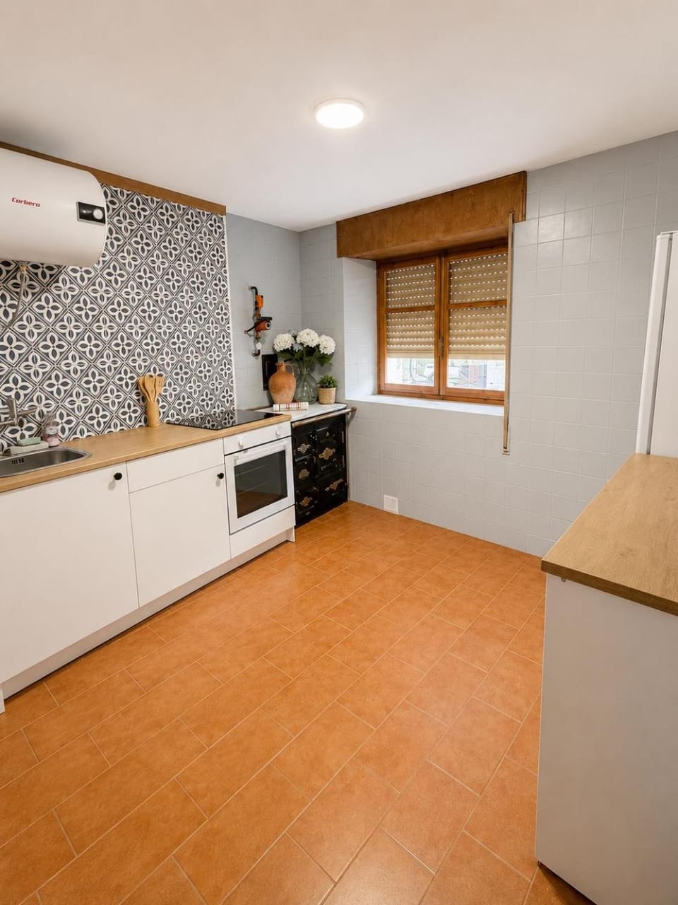 Kitchen or kitchenette, oven, stove