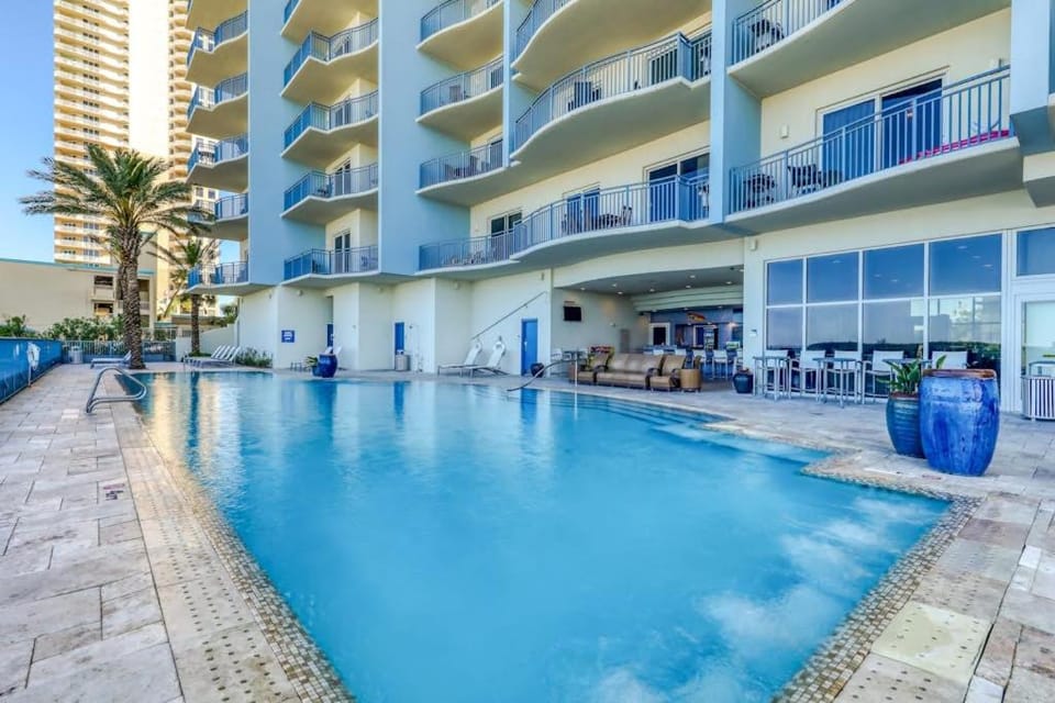 Gulf-front condo right on the beach with balcony pool & hot tub House in Panama City Beach