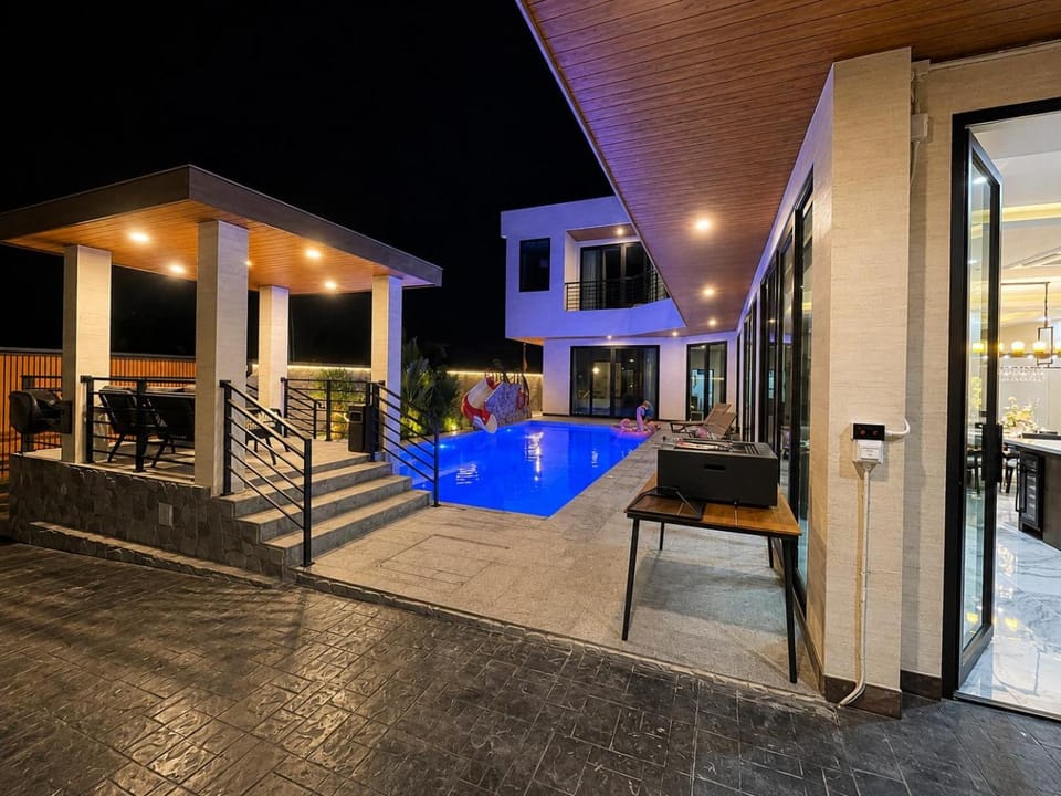 Property building, Night, Swimming pool, sunbed
