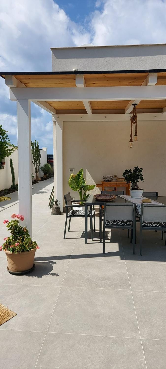 Patio, Dining area