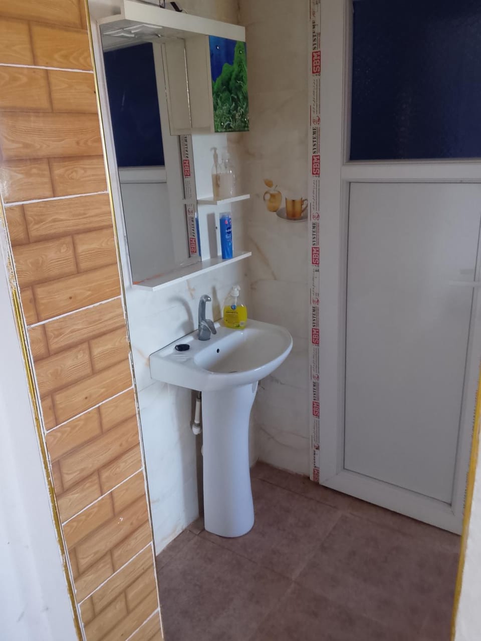 hole Apartment in Algeria