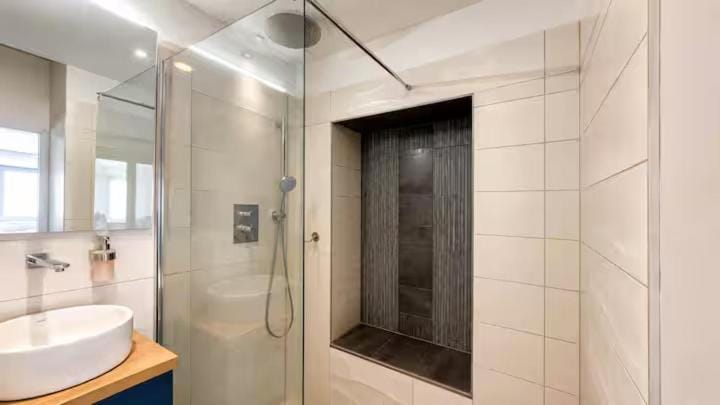 Shower, Bathroom