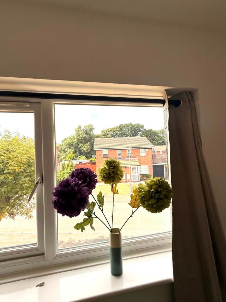 #173 Tranquil Streetly Home with Parking - Sleeps 5 House in The Royal Town of Sutton Coldfield