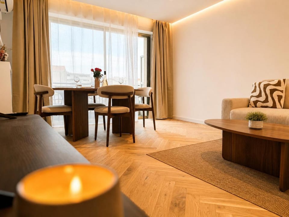 Living room, Seating area, air conditioner
