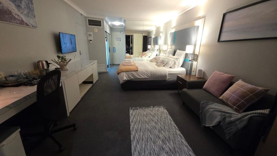 Bed, Living room, Bedroom