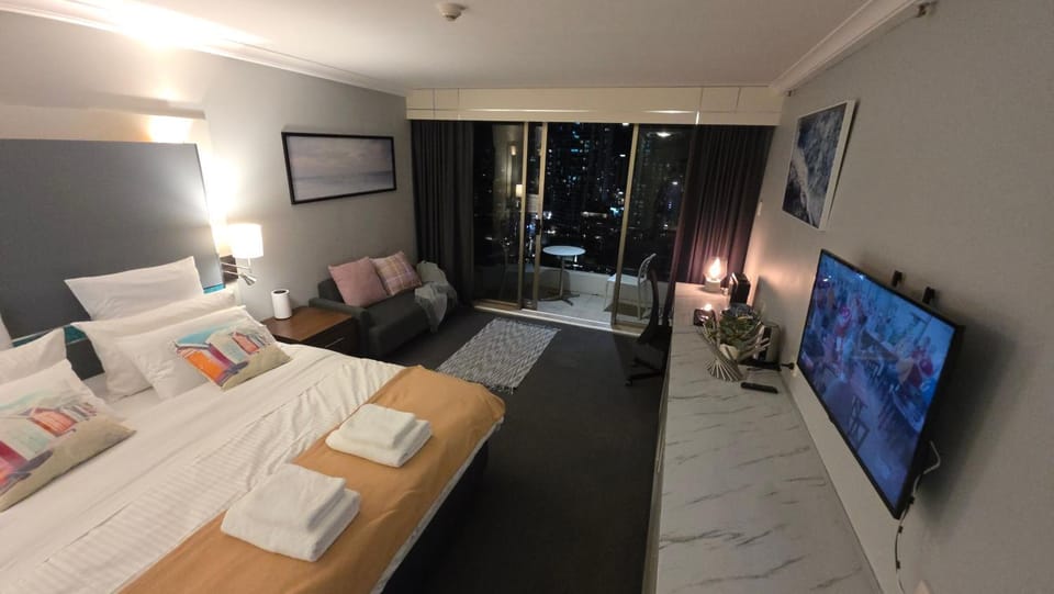 Bed, TV and multimedia, Living room, Bedroom