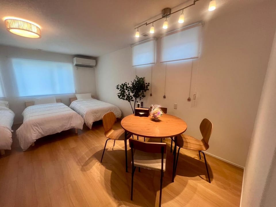 Bed, Living room, Bedroom, air conditioner