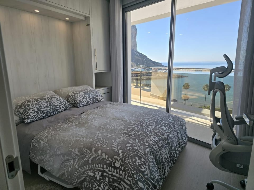 Bedroom, Mountain view, Sea view