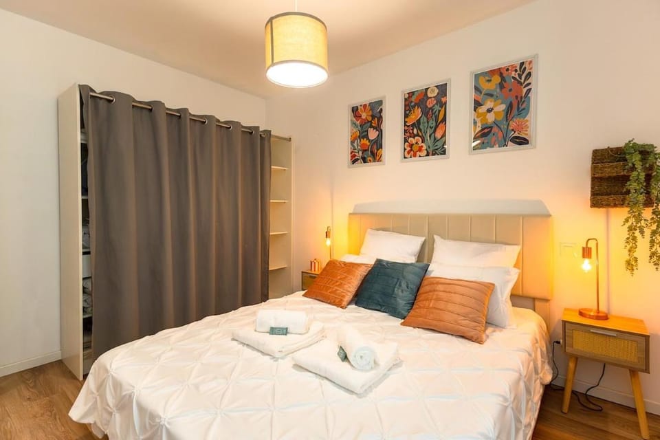 Colombine - Charme & Art de Vivre au Cœur de Pézenas, Balcon, WiFi Fibre - OFFRE SPECIALE Apartment in Pézenas