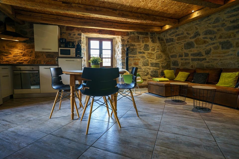 Living room, Dining area, oven, stove