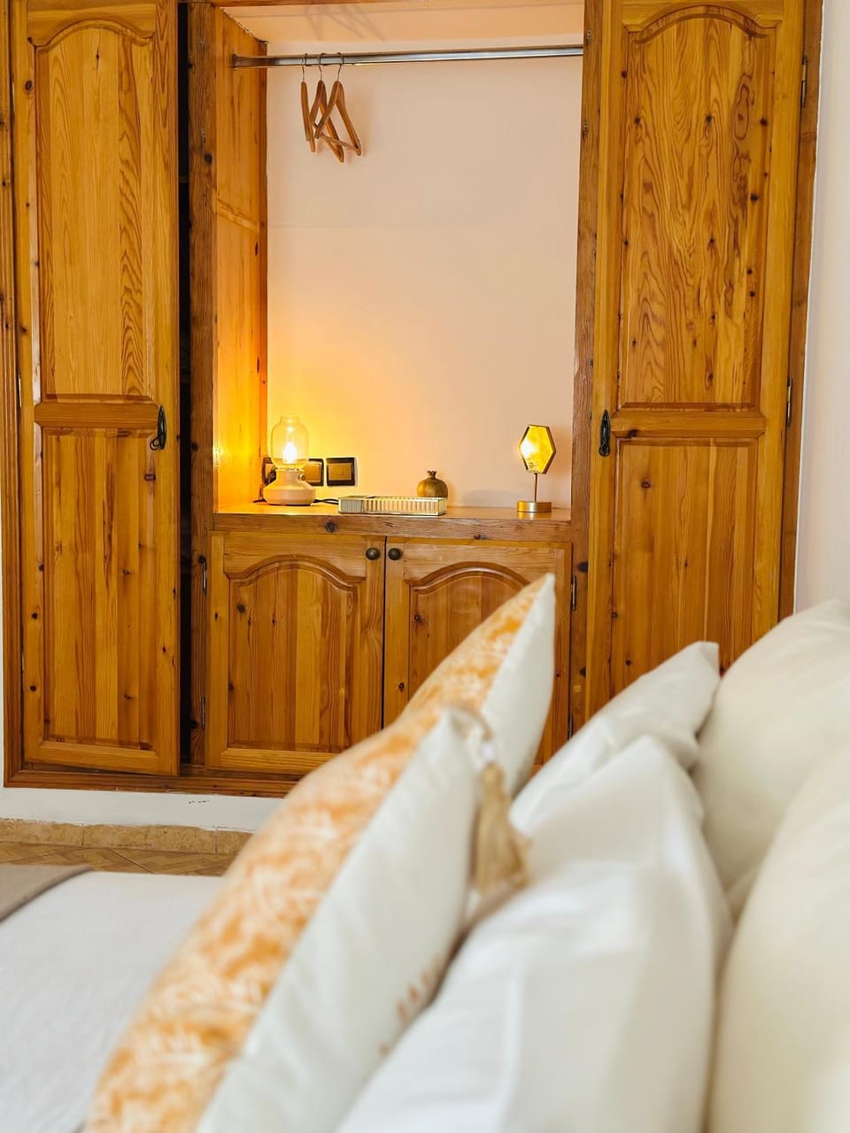 Bed, Photo of the whole room, Bedroom, wardrobe