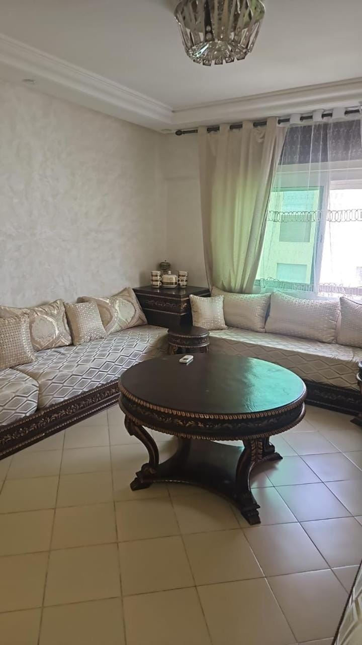 Secure apartment in a residence with pool Apartment in Tangier