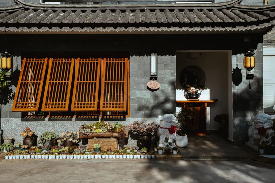 Property building, Facade/entrance, Day