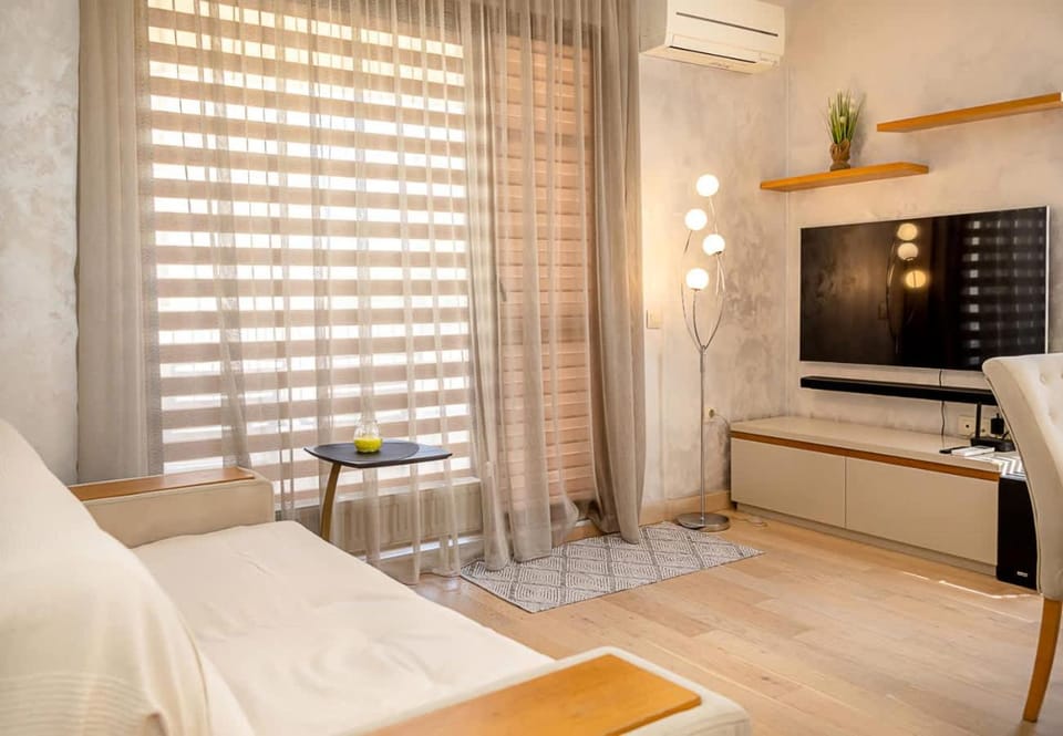 TV and multimedia, Living room, air conditioner