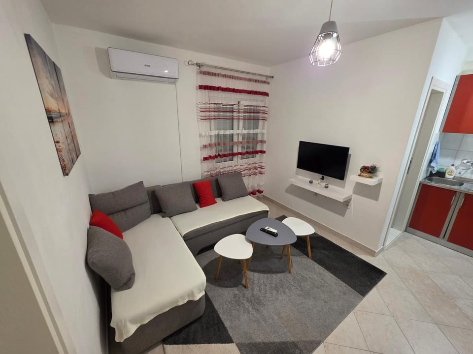Communal lounge/ TV room, TV and multimedia, Living room