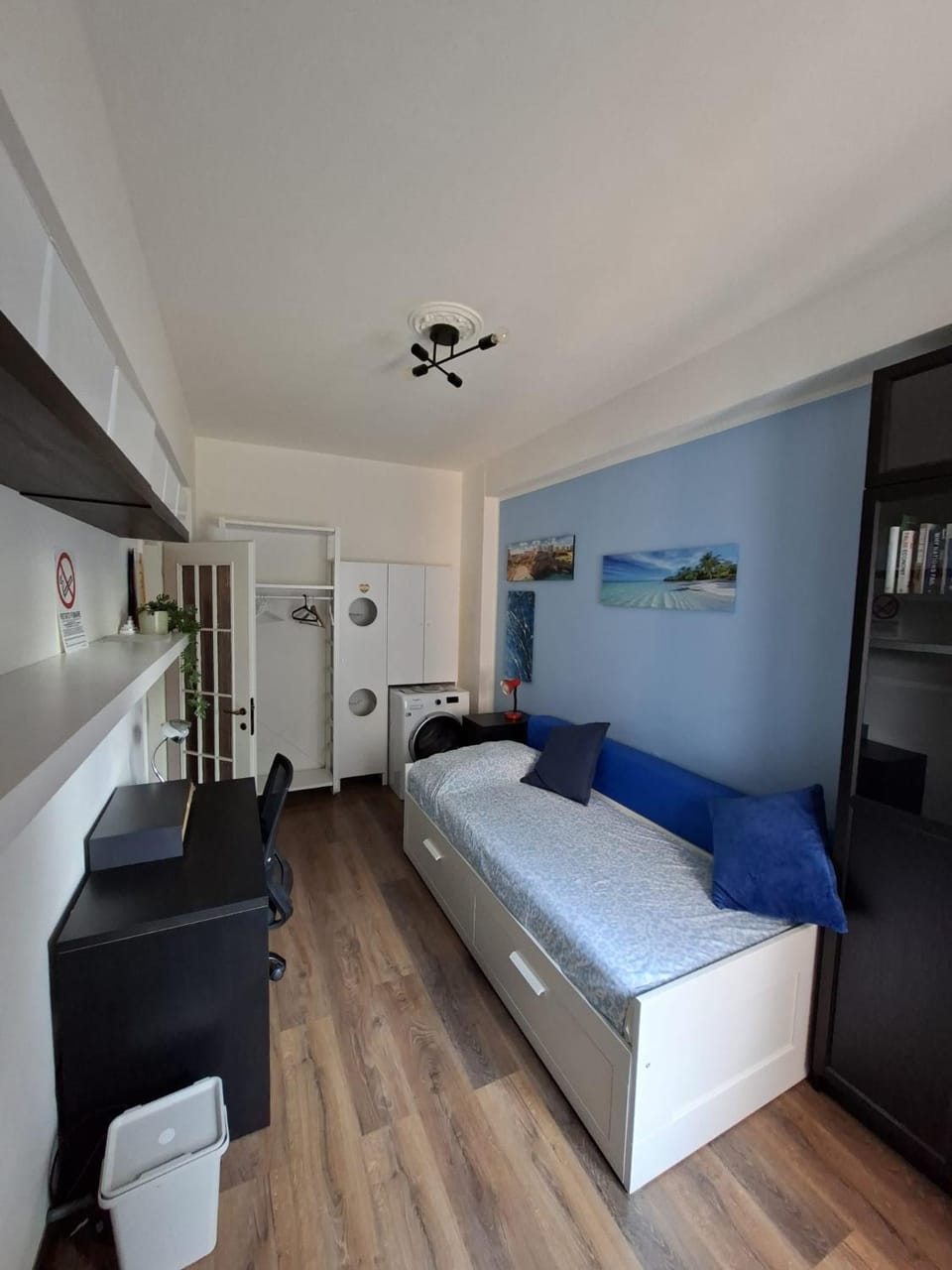 Photo of the whole room