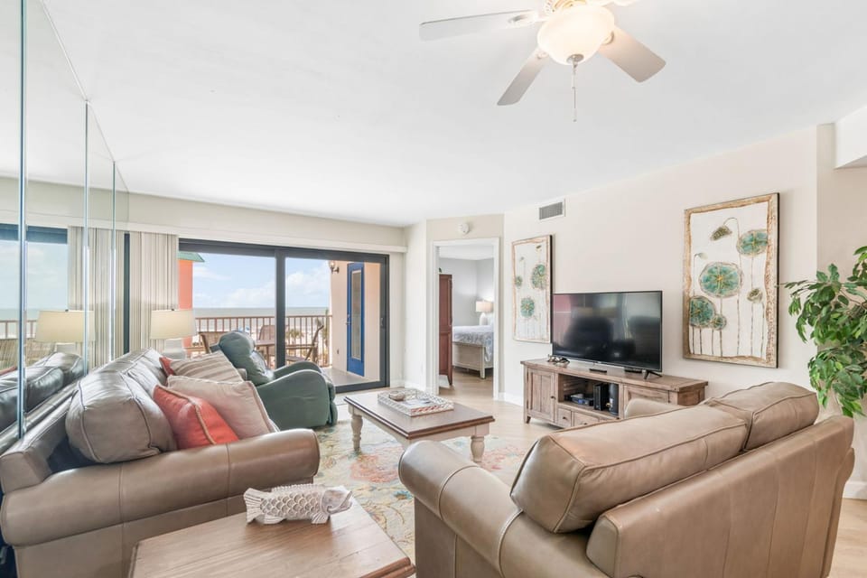 Ocean View Retreat at Beach Palms Apartment in Redington Shores