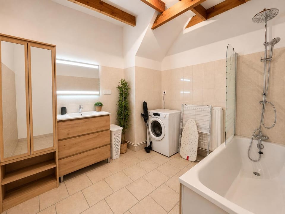 Bathroom, Bath, washing machine