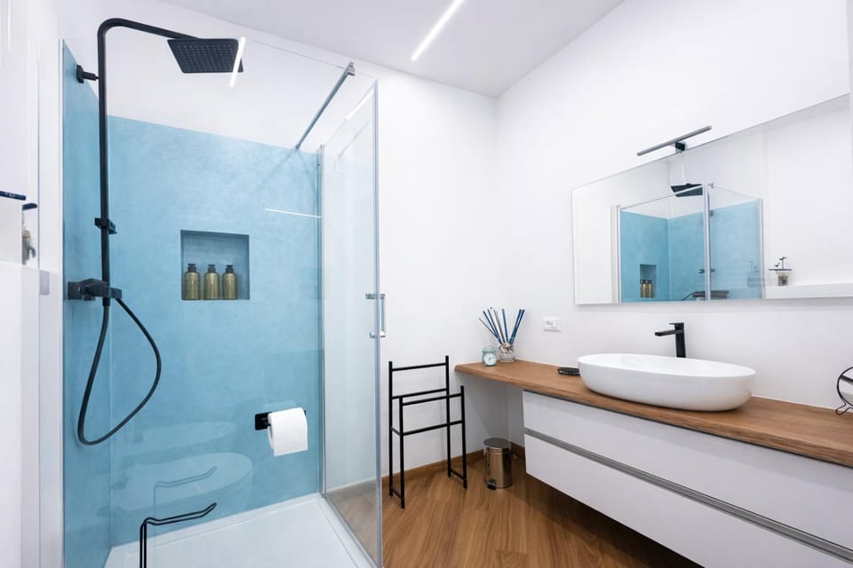 Shower, Bathroom, towels