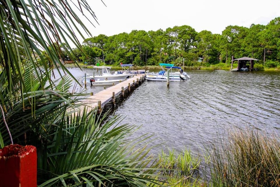 Cozy condo in paradise with pool sauna & private dock - snowbird-friendly House in Lower Grand Lagoon
