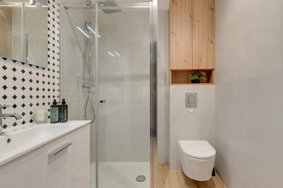 Shower, Toilet, Bathroom
