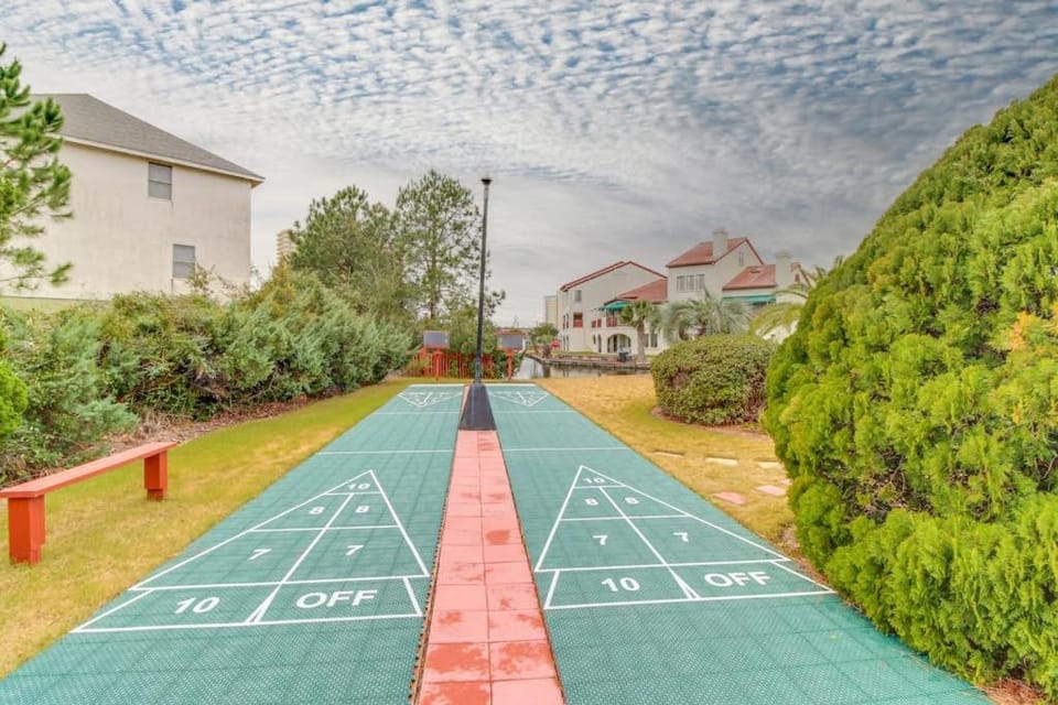 Resort condo near beach with private balcony WiFi pool tennis & dock Apartment in Lower Grand Lagoon