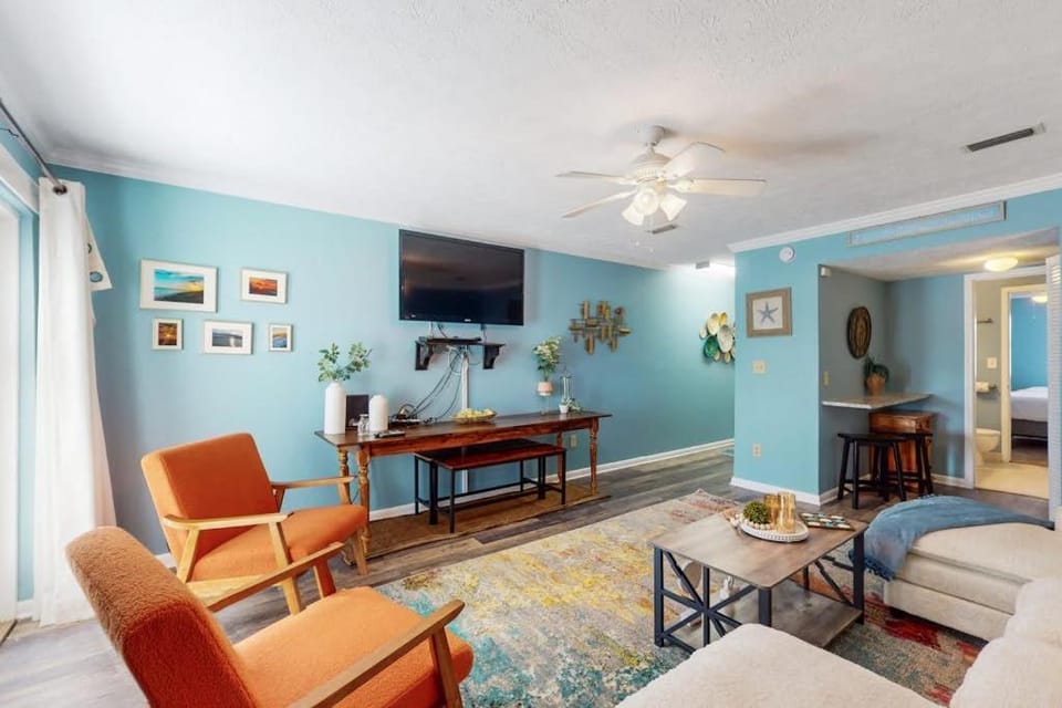 Waterfront Townhome with Shared Pool Central AC Free WiFi - Snowbird-Friendly House in Panama City Beach