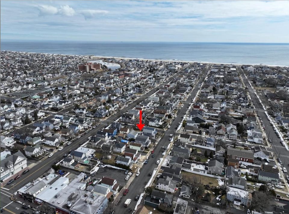 Renovated Cottage 5 Min to Asbury Free Parking Apartment in Bradley Beach
