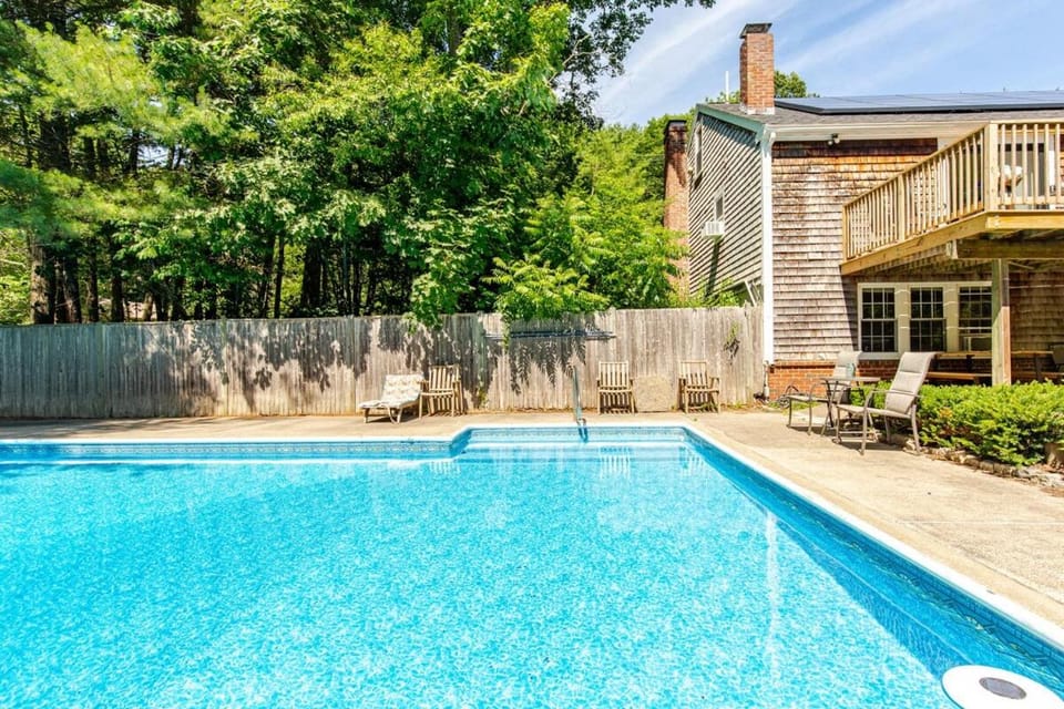 Private Pool Retreat Near Singing Beach with fire pit Apartment in Manchester-by-the-Sea
