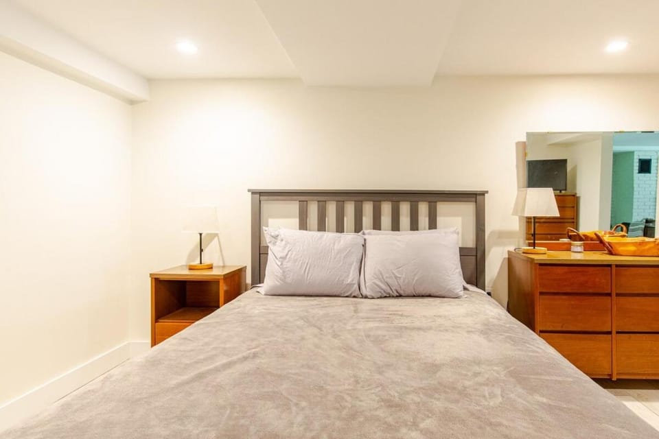 Private Pool Retreat Near Singing Beach with fire pit Apartment in Manchester-by-the-Sea