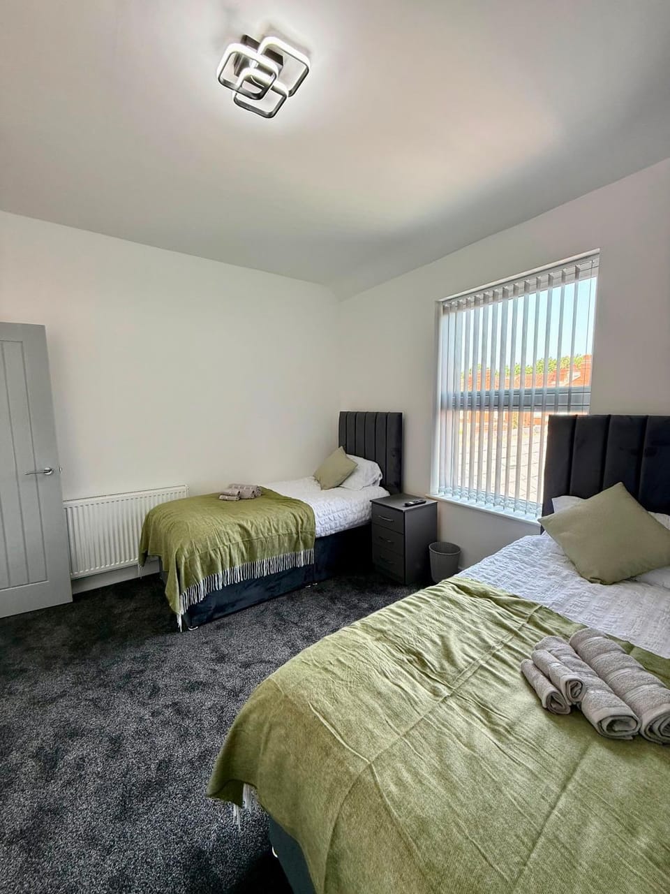 New Stylish Fully Refurbished 2-Bedroom Home House in Coventry