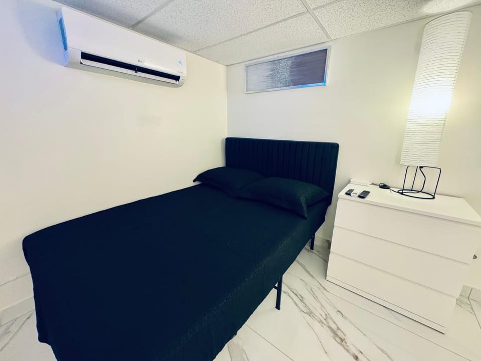 Bed, Bedroom, air conditioner