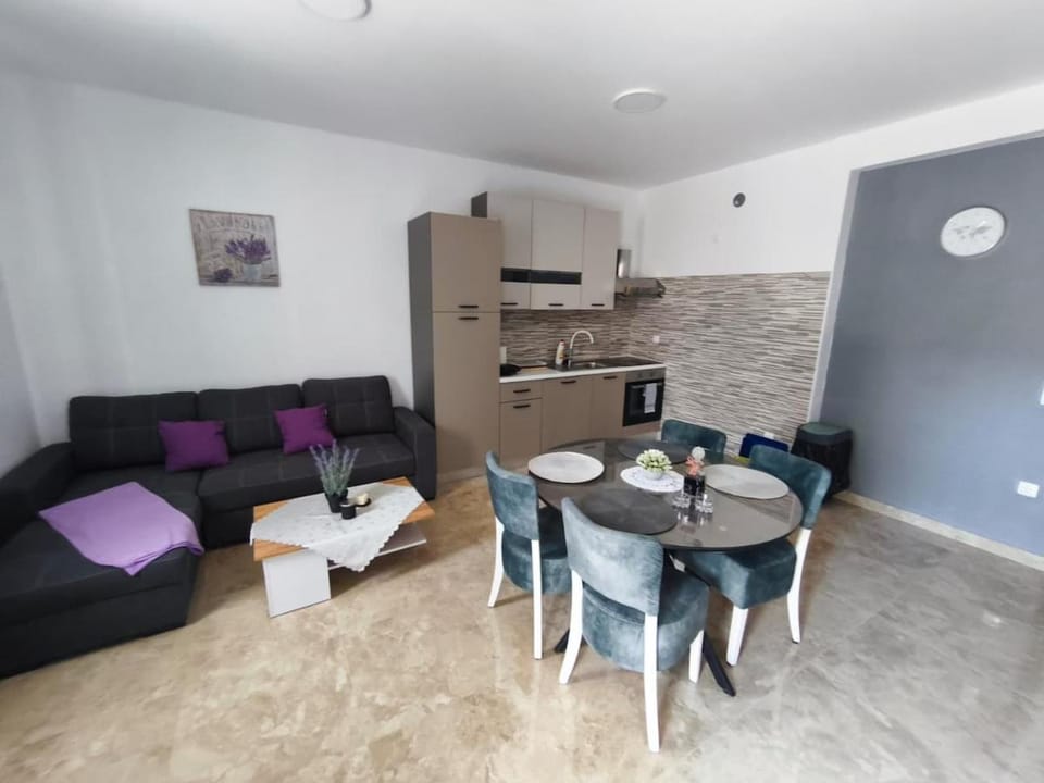 Kitchen or kitchenette, Living room, Dining area