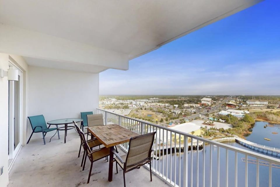 Condo with five pools hot tubs saunas gym game room & balcony House in Panama City Beach