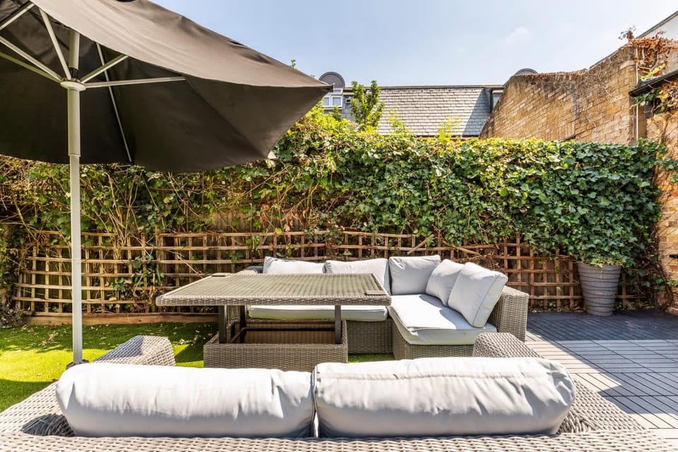 Stylish Stamford Brook Garden Home Apartment in London Borough of Hounslow