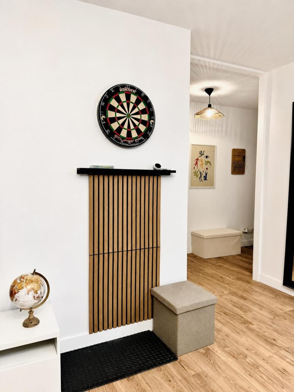 Game Room, Decorative detail