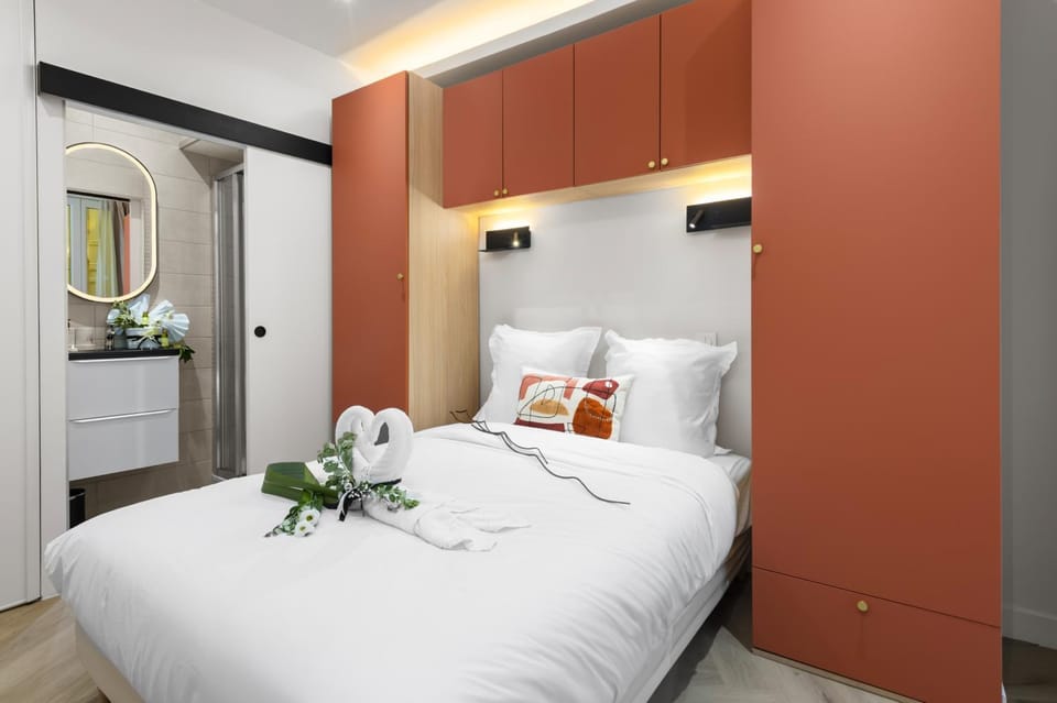 Bed, Photo of the whole room, Bedroom, wardrobe