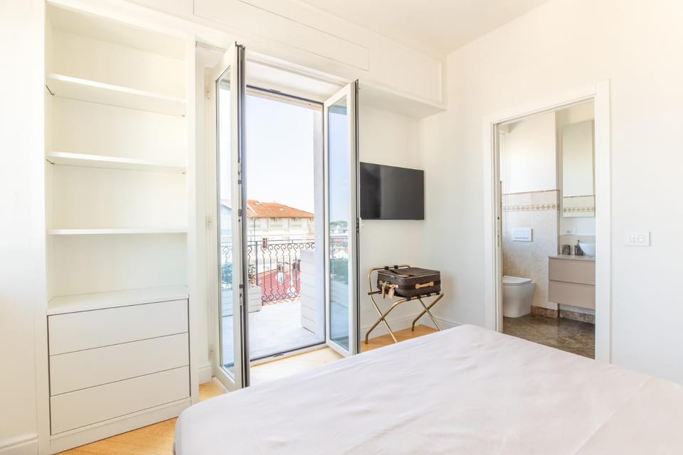 Marea • Luxury Rooftop on the Promenade, Viareggio Apartment in Viareggio