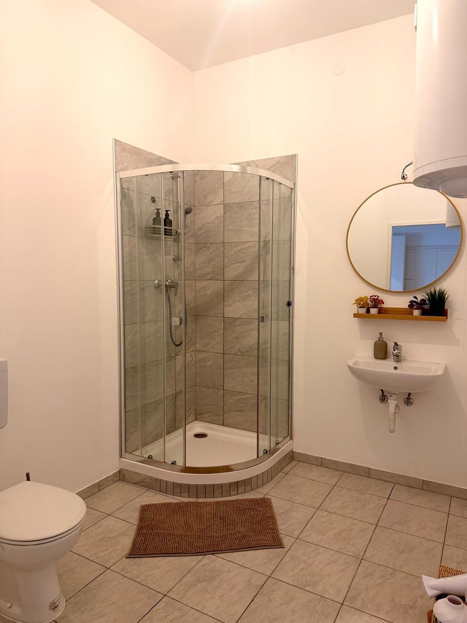 Shower, Toilet, Bathroom, towels